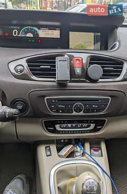 Минивэн Renault Grand Scenic 2011 в 