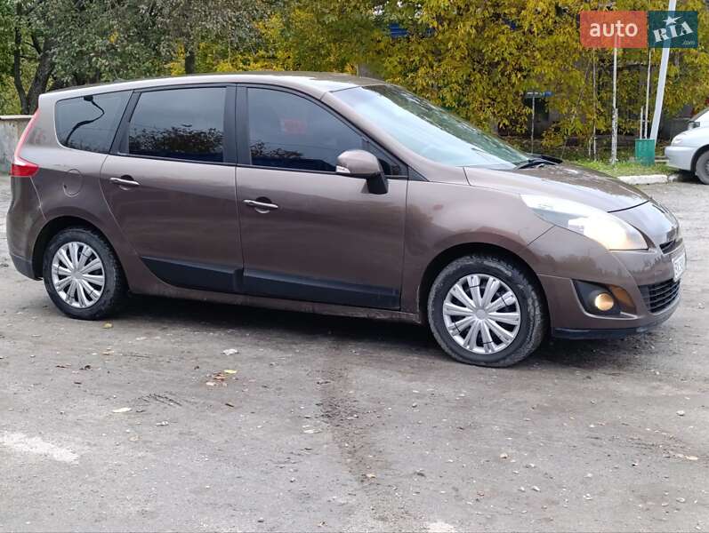 Минивэн Renault Grand Scenic 2010 в Теофиполе