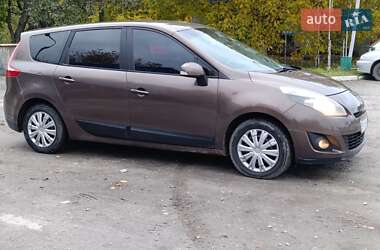 Минивэн Renault Grand Scenic 2010 в 