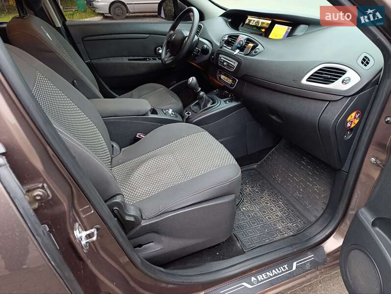 Минивэн Renault Grand Scenic 2010 в Теофиполе