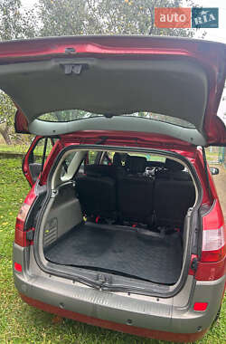 Минивэн Renault Grand Scenic 2004 в  фото 3 Минивэн Renault Grand Scenic 2004 в