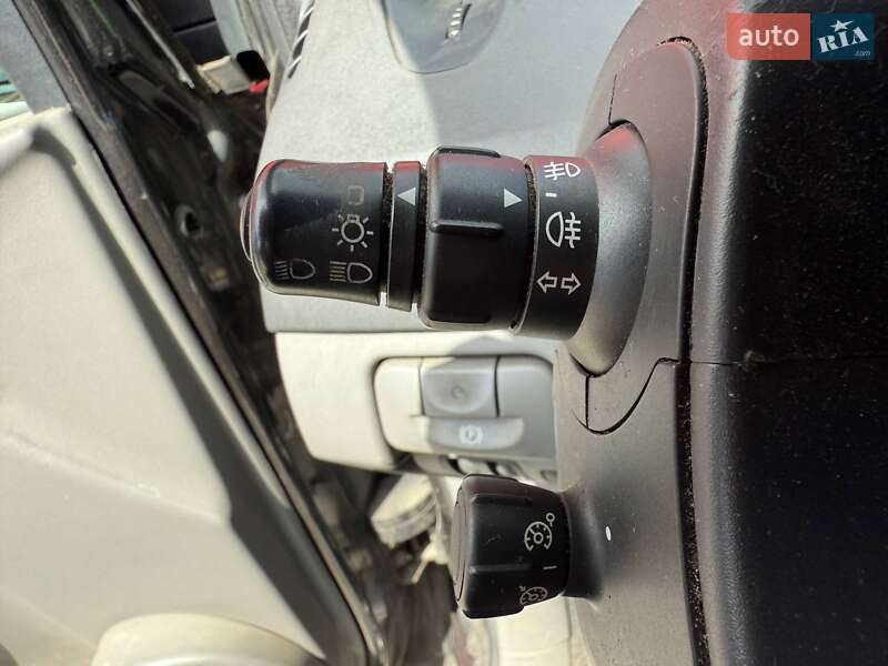 Мінівен Renault Grand Scenic 2006 в Києві фото 19 Мінівен Renault Grand Scenic 2006 в Києві
