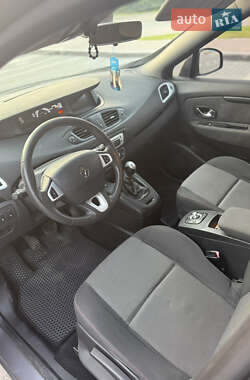 Минивэн Renault Grand Scenic 2012 в 