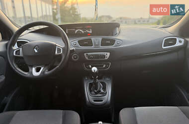 Минивэн Renault Grand Scenic 2012 в 
