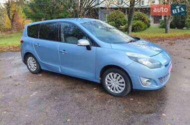 Минивэн Renault Grand Scenic 2011 в 