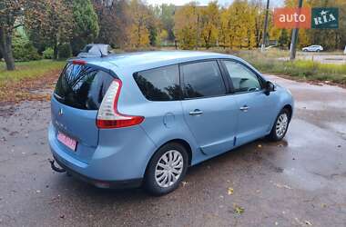 Минивэн Renault Grand Scenic 2011 в 