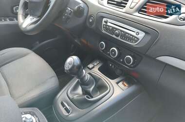 Минивэн Renault Grand Scenic 2011 в 