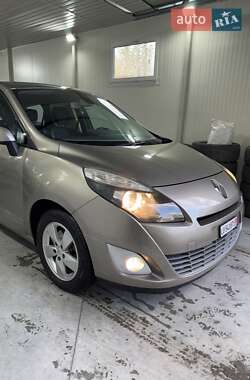 Мінівен Renault Grand Scenic 2011 в 