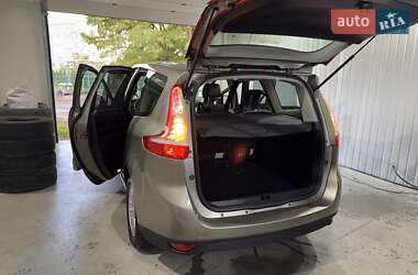 Мінівен Renault Grand Scenic 2011 в 