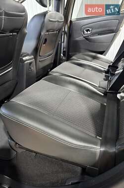 Мінівен Renault Grand Scenic 2011 в 