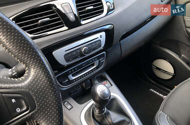 Минивэн Renault Grand Scenic 2016 в 