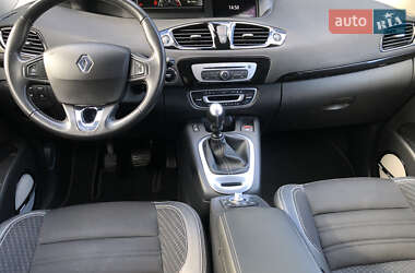 Минивэн Renault Grand Scenic 2016 в 