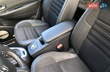 Минивэн Renault Grand Scenic 2016 в 