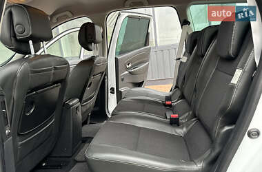 Минивэн Renault Grand Scenic 2012 в 