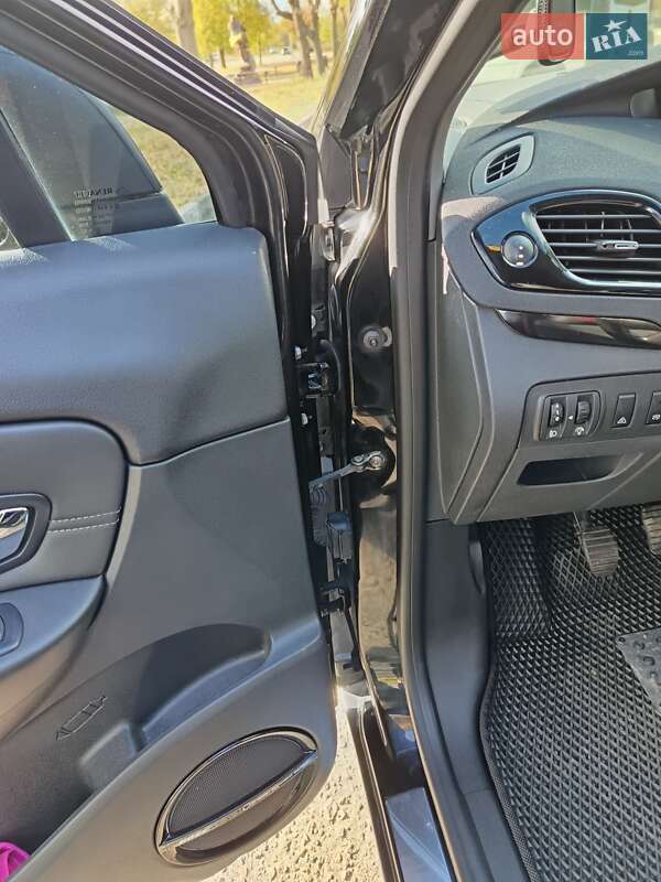 Мінівен Renault Grand Scenic 2013 в Запоріжжі фото 18 Мінівен Renault Grand Scenic 2013 в Запоріжжі