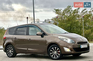 Минивэн Renault Grand Scenic 2011 в 