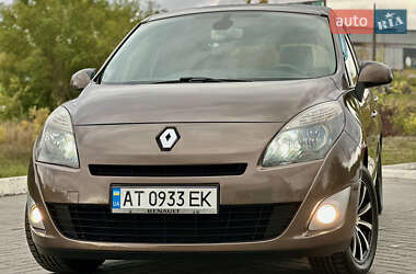 Минивэн Renault Grand Scenic 2011 в 