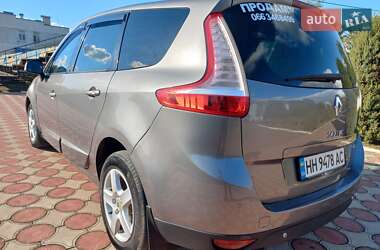 Минивэн Renault Grand Scenic 2011 в 