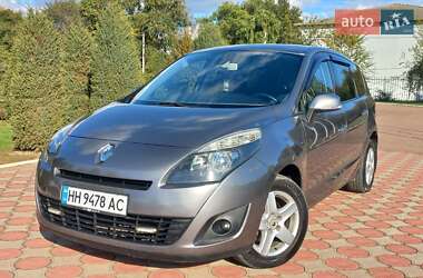 Минивэн Renault Grand Scenic 2011 в 