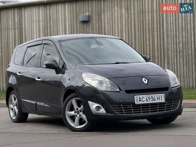 Минивэн Renault Grand Scenic 2011 в 