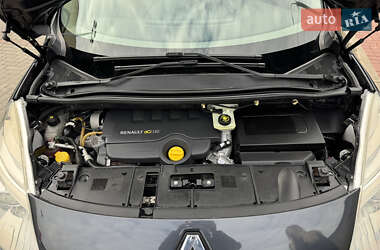 Минивэн Renault Grand Scenic 2011 в 