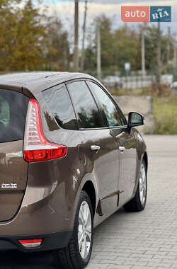 Минивэн Renault Grand Scenic 2010 в 