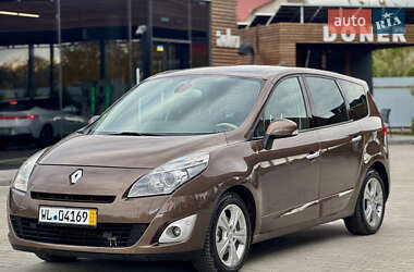 Минивэн Renault Grand Scenic 2010 в 