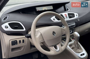 Минивэн Renault Grand Scenic 2010 в 