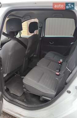 Минивэн Renault Grand Scenic 2015 в 