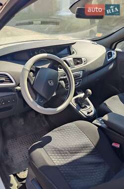 Минивэн Renault Grand Scenic 2013 в 