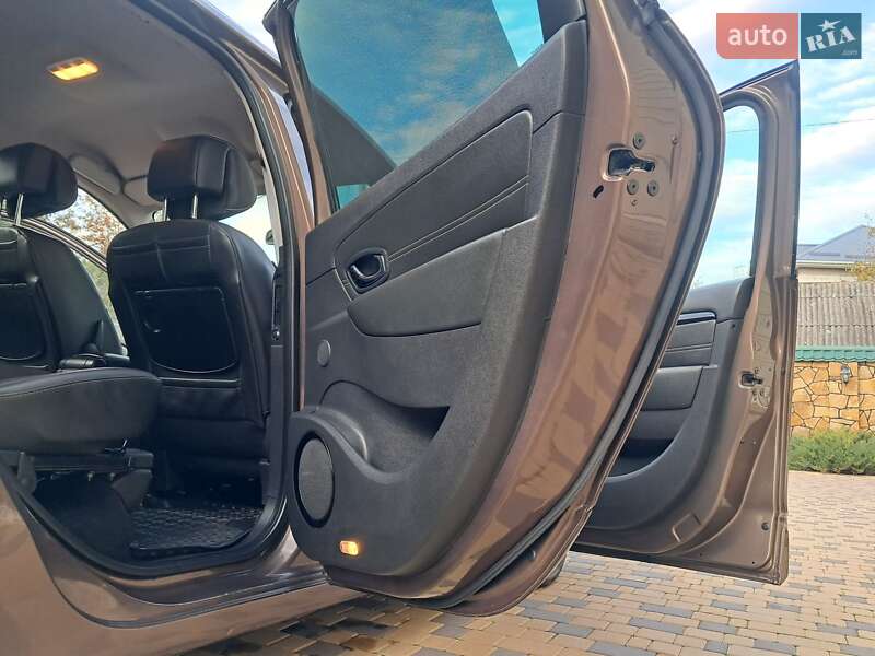 Минивэн Renault Grand Scenic 2013 в Могилев-Подольске