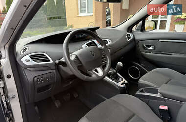 Минивэн Renault Grand Scenic 2010 в 