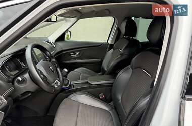 Минивэн Renault Grand Scenic 2017 в 