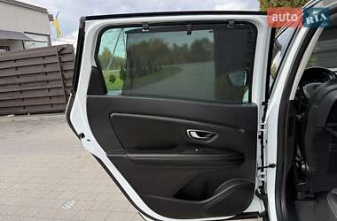 Минивэн Renault Grand Scenic 2017 в 