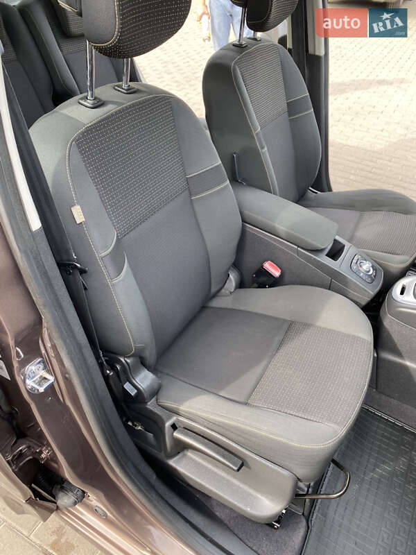 Минивэн Renault Grand Scenic 2010 в Ровно