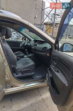 Минивэн Renault Grand Scenic 2014 в 
