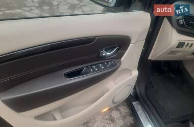 Минивэн Renault Grand Scenic 2012 в 