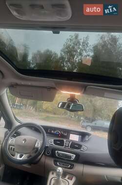 Минивэн Renault Grand Scenic 2012 в 