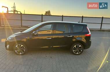 Минивэн Renault Grand Scenic 2011 в 