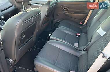 Минивэн Renault Grand Scenic 2011 в 