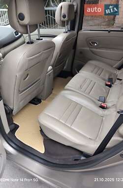 Минивэн Renault Grand Scenic 2010 в 