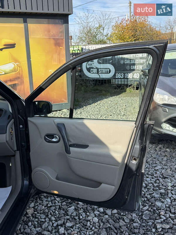 Минивэн Renault Grand Scenic 2005 в Стрые