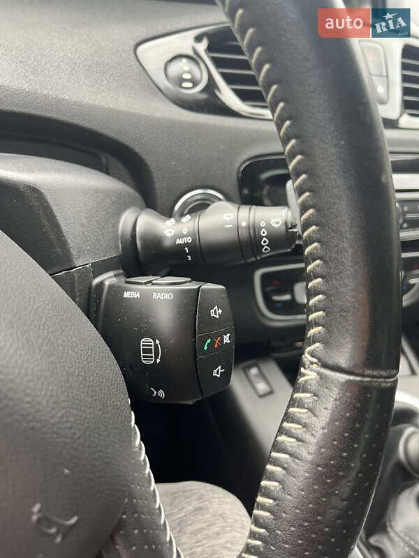 Минивэн Renault Grand Scenic 2015 в Вольногорске