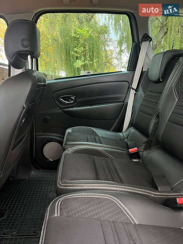 Минивэн Renault Grand Scenic 2015 в Вольногорске