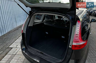 Минивэн Renault Grand Scenic 2009 в 