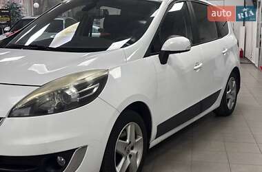 Минивэн Renault Grand Scenic 2012 в 