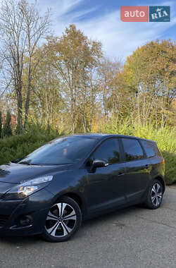 Минивэн Renault Grand Scenic 2010 в 