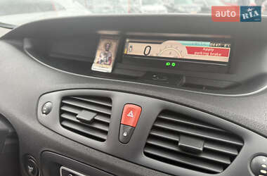 Минивэн Renault Grand Scenic 2010 в 