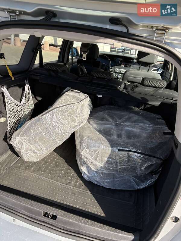 Минивэн Renault Grand Scenic 2011 в Ужгороде фото 16 Минивэн Renault Grand Scenic 2011 в Ужгороде