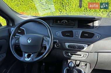 Минивэн Renault Grand Scenic 2015 в 